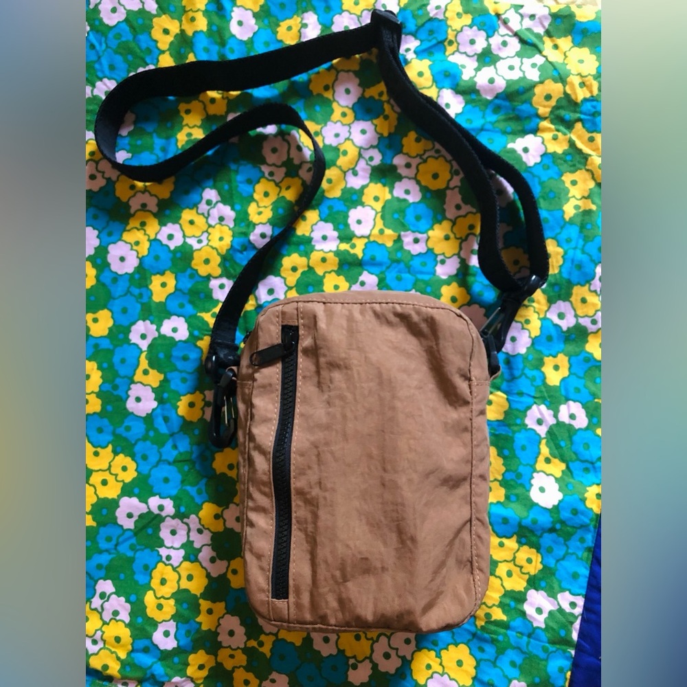 PINTO sport crossbody by BAGGU